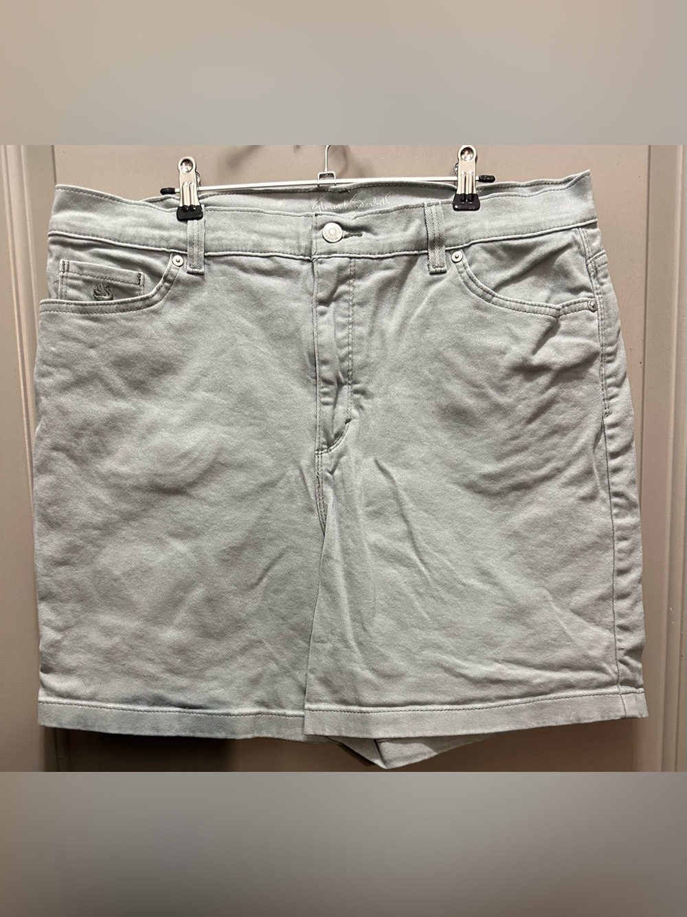 Gloria Vanderbilt Size 16 Light Blue Jean Shorts EUC